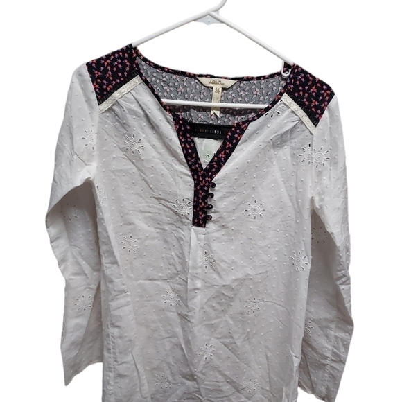 Matilda Jane long Sleeve white eyelet top roses on top xs - Picture 2 of 11